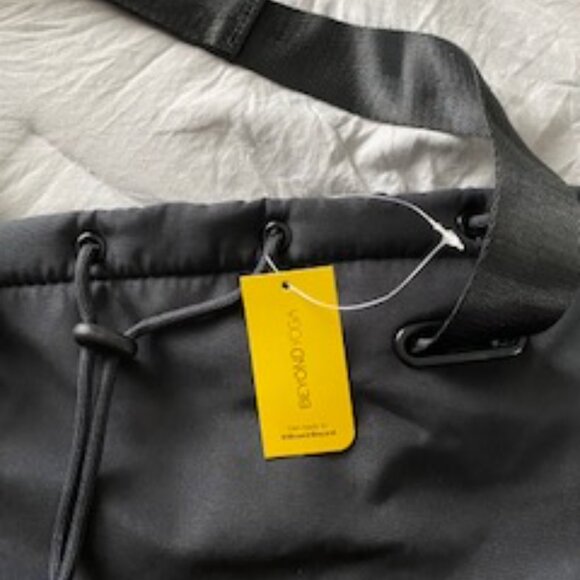 Beyond Yoga Drawstring Convertible Backpack - Picture 4 of 5